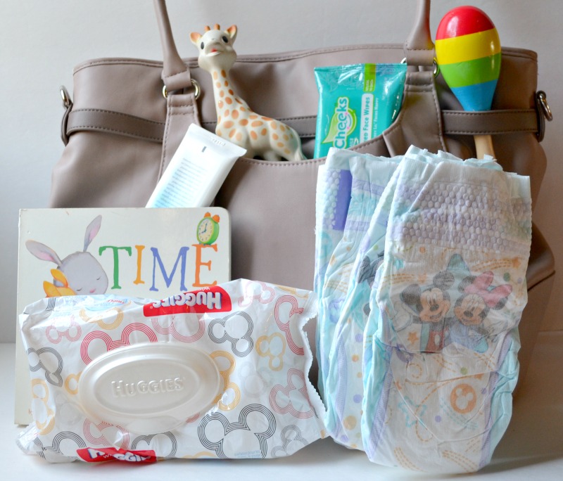 How to Assemble the Perfect Diaper Bag For Day Trips