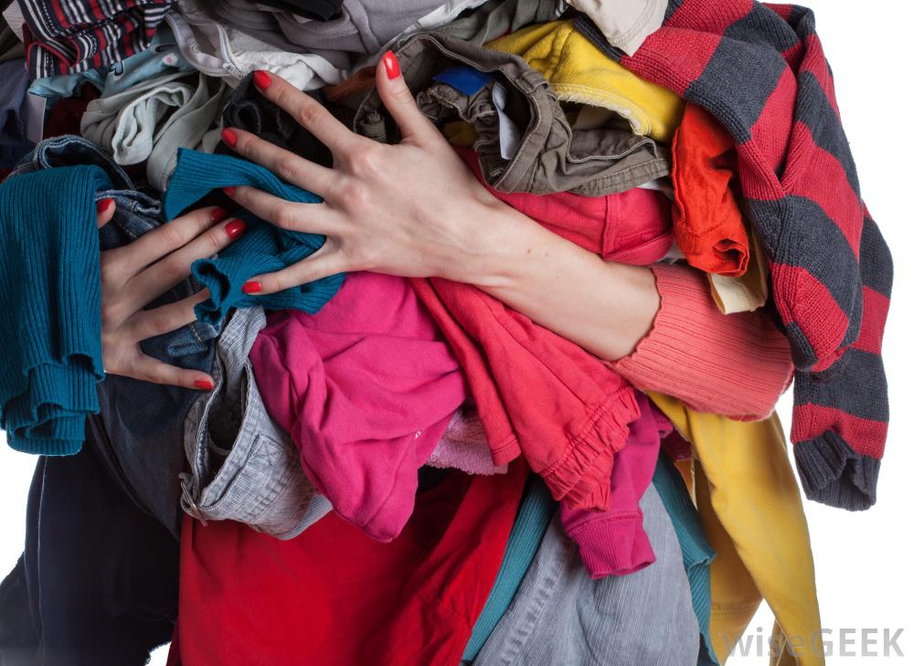 Guide to Selling, Exchanging, or Donating Used Clothes Online