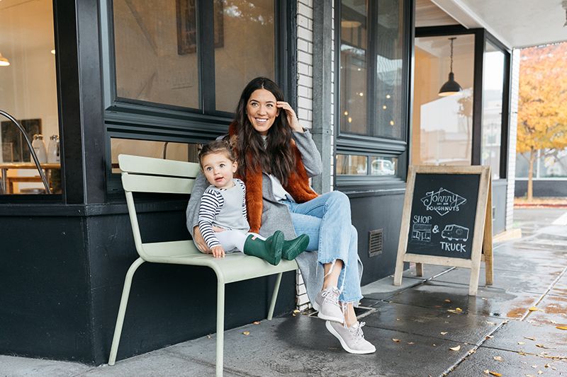How can busy moms keep their style in check?