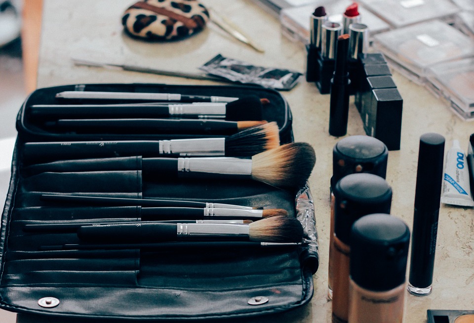 How to Build an Eco-friendly Makeup Kit