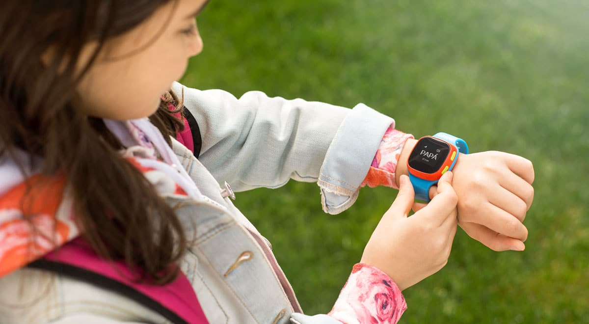 5 Critical Things To Consider For Selecting The Best Smartwatch For Your Kid