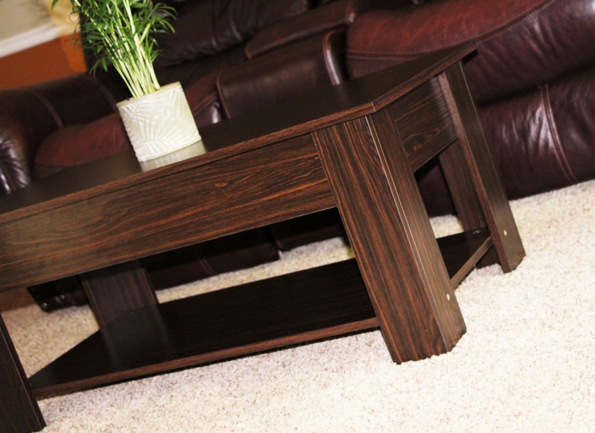 A Review of the Yaheetech Lift Top Coffee Table