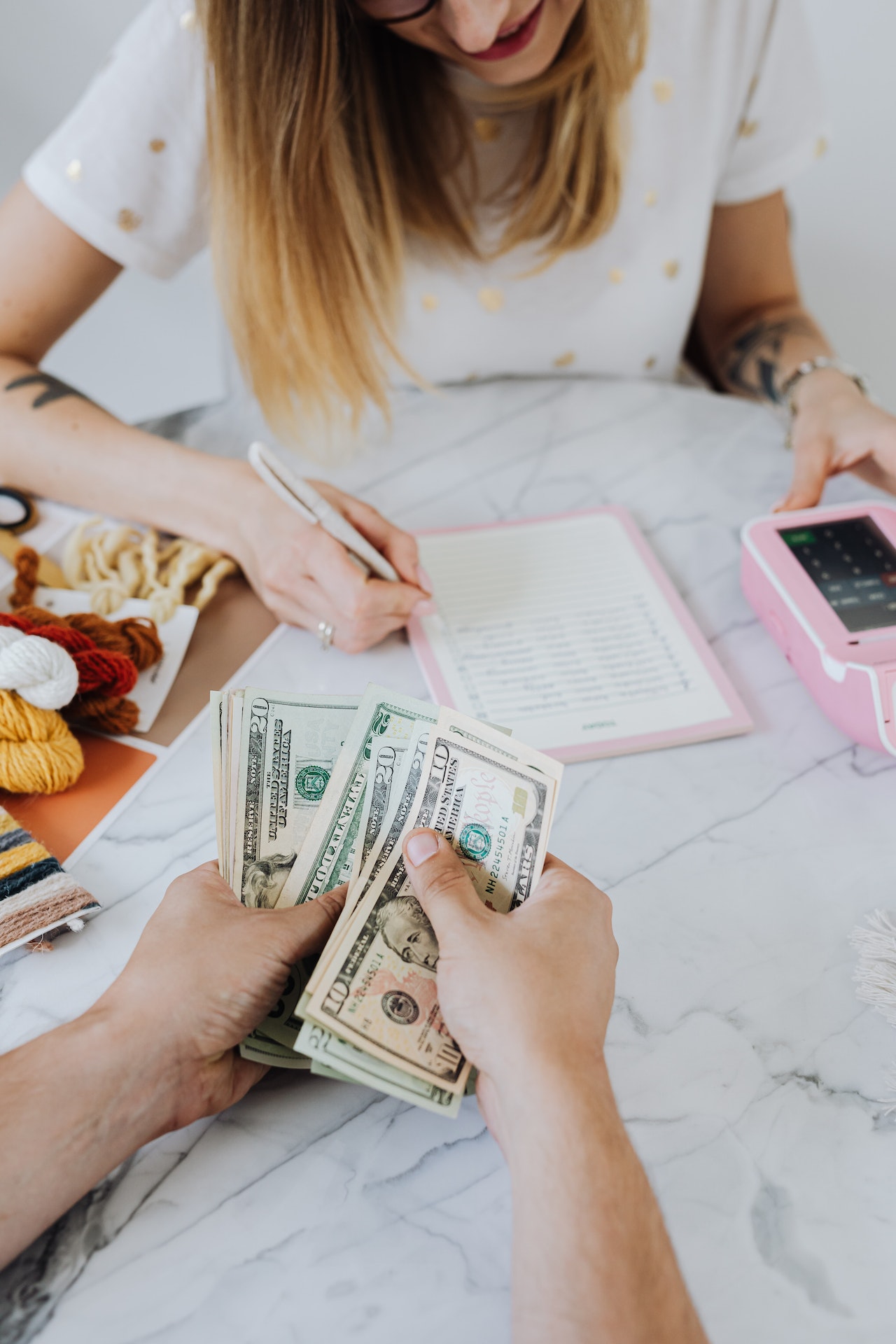 7 Practical Tips for Reducing Your Monthly Expenses