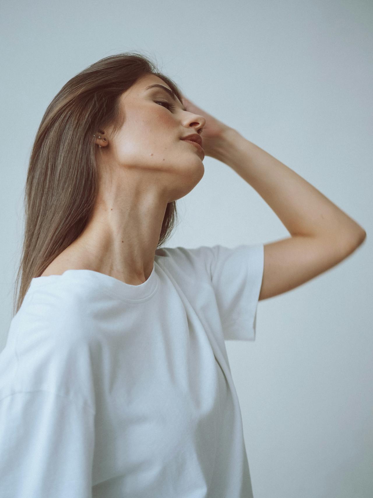 Stubborn Jawline Breakouts? Here’s What the Acne Specialist Recommends